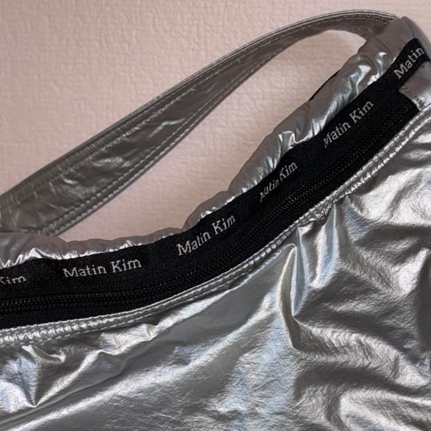 마뗑킴 글로시 숄더백