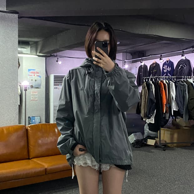 트래블 자수 스몰 로고 립스탑 바람막이 B2736