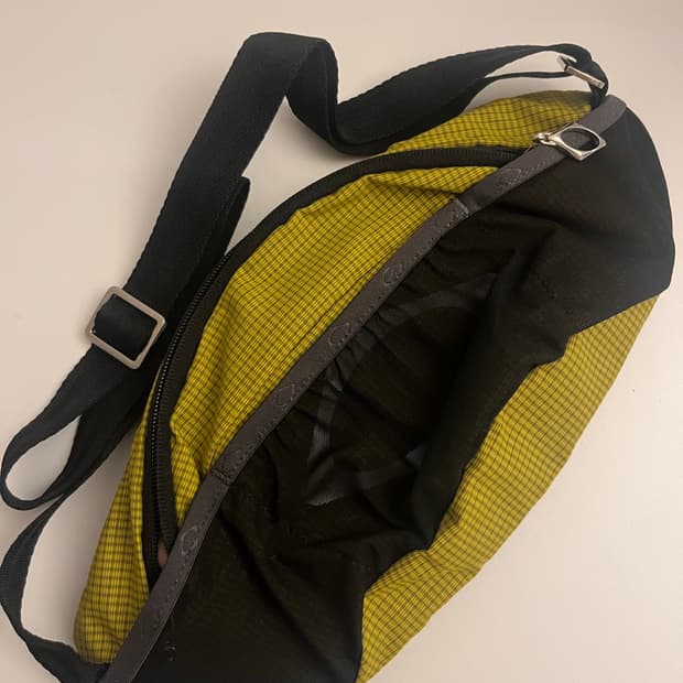 미스치프 MOUNTAIN BAGUETTE BAG