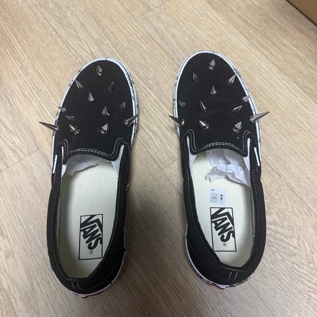 revengemadeo spiked vans 👌👌