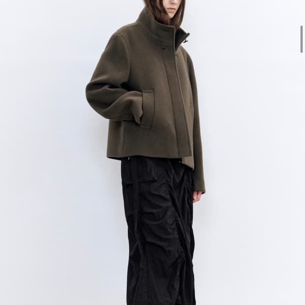 인사일런스 우먼 미니멀 쇼트 코트 (BROWN)