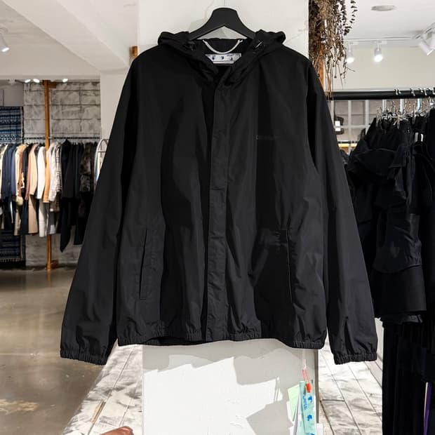 오프화이트 22fw 블랙 디아그 탭 윈드 브레이커