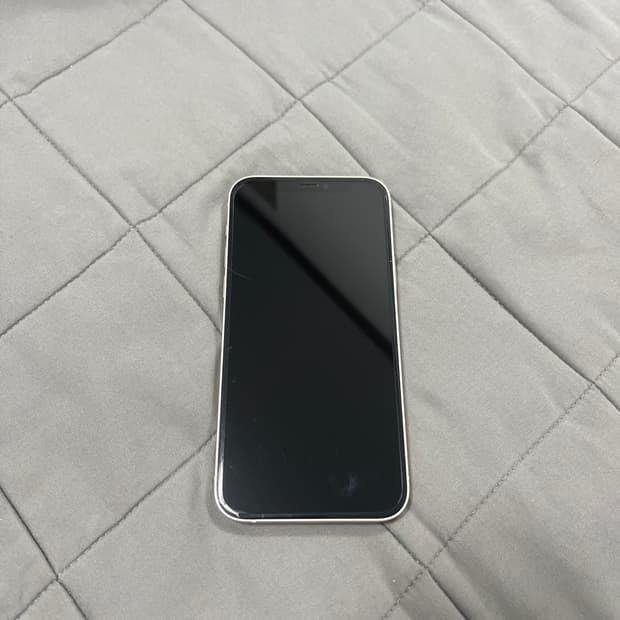 아이폰 12 화이트 64기가 판매합니다