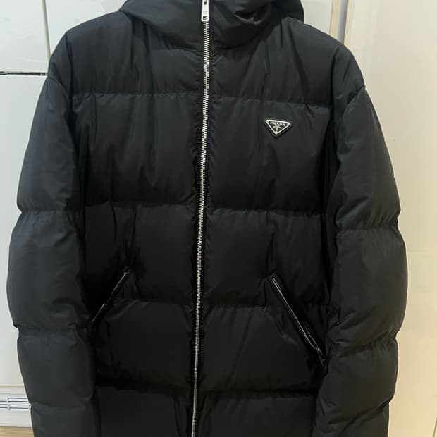 24fw 프라다 리나일론 구스다운패딩 105-110 (새상품급)