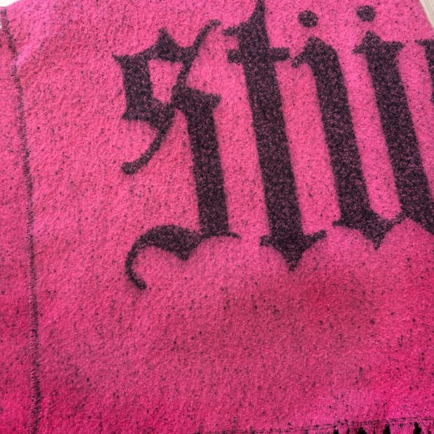 스투시 올드 잉글리쉬 블랭킷 핑크