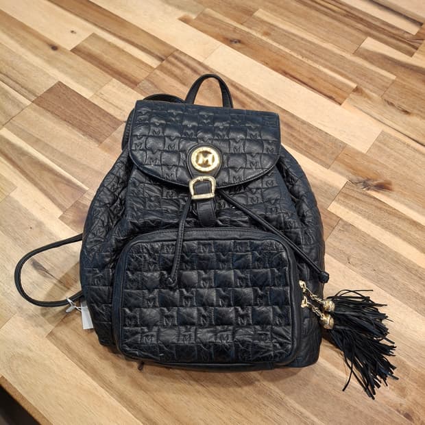 (마지막특가) 메트로시티 백팩 태슬장식 블랙