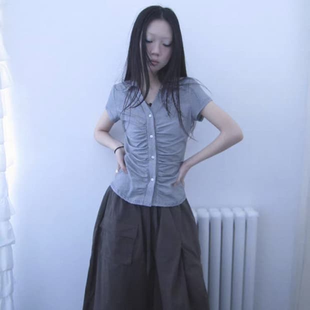 코디세트가격> Ang project 셔링 반팔 블라우스 + 카고 치마바지