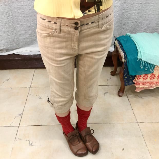 buberry beige capri pants