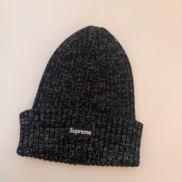 슈프림(SUPREME) 오버다이드 메탈릭 블랙 비니