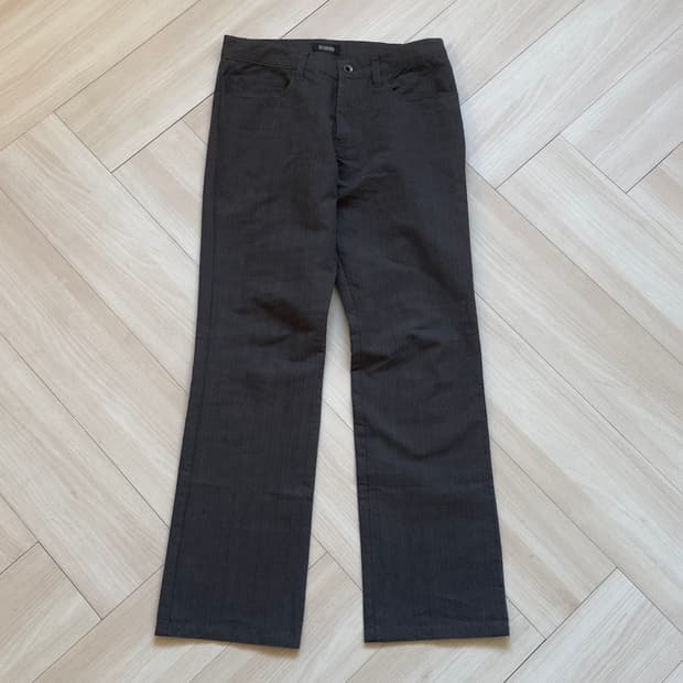 [NO CONCEPT BUT GOOD SENSE] straight fit