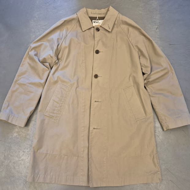 마가렛호웰 코트