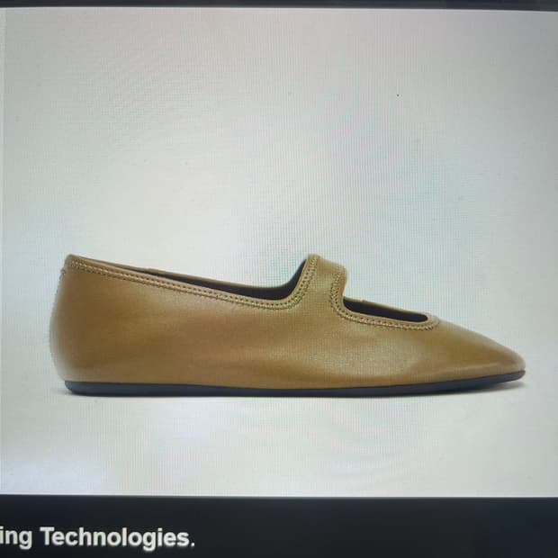구해요) Zara 소프트 스트랩 발레리나 슈즈 카키