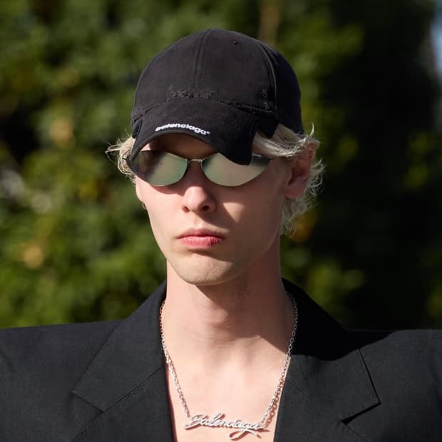 발렌시아가 노치드 볼캡