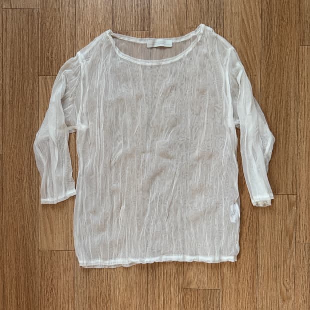 낫띵에브리띵 WRINKLED MESH TOP IN WHITE