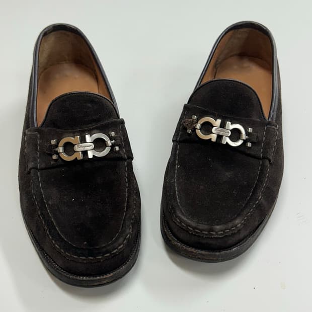 페라가모 스웨이드 간치니 로퍼