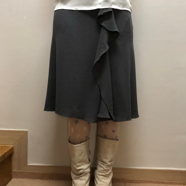 빈티지 그레이 프릴 미디 스커트