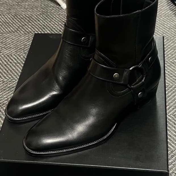 SAINT LAURENT 생로랑 와이어트 하네스 레더 앵클 부츠 41