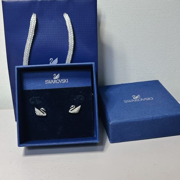 스와로브스키 스완 귀걸이
