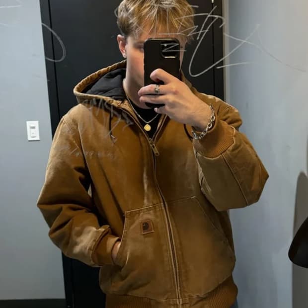 칼하트 j130-211 s사이즈