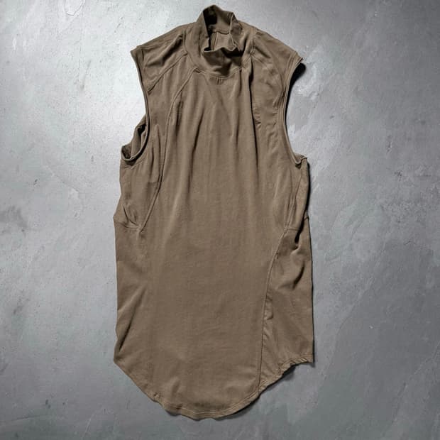 Julius 26SS [ mantra; ] Sleeveless