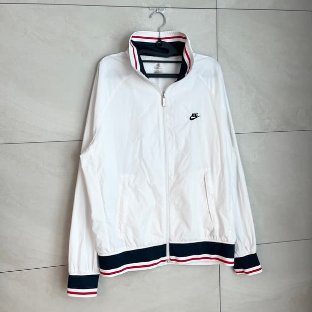 나이키 화이트 바람막이 자켓 [XL]