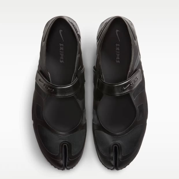 나이키스킴스 리프트 새틴 (250)