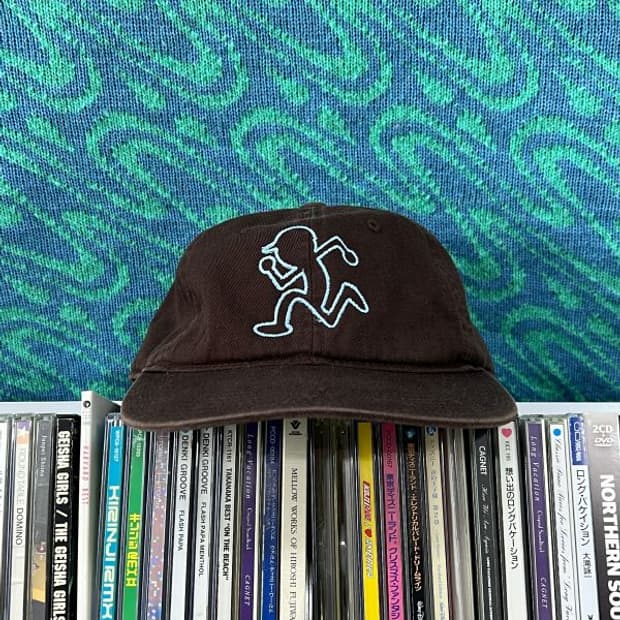 Join the march 6 패널 캡 브라운 thelittlemarch