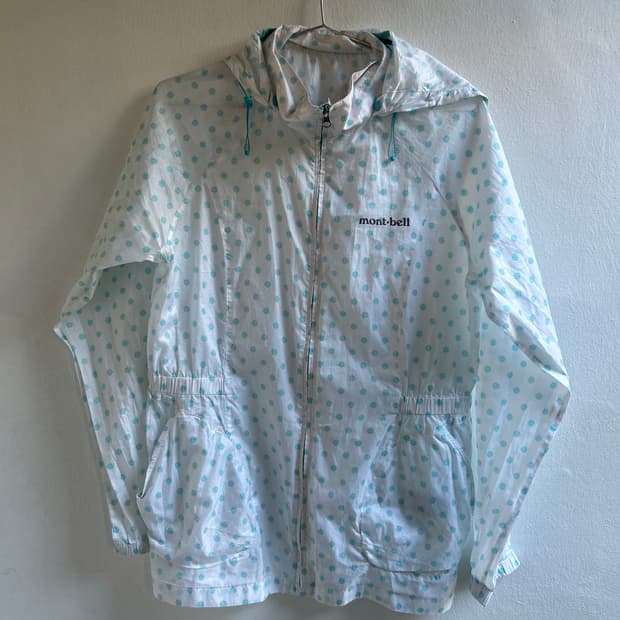 몽벨 땡땡이 바람막이 