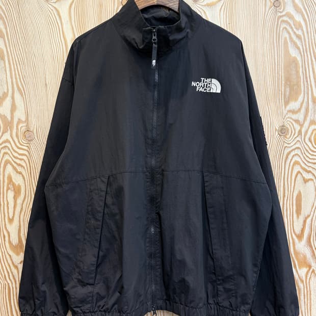 더 노스페이스 로고패치 바람막이