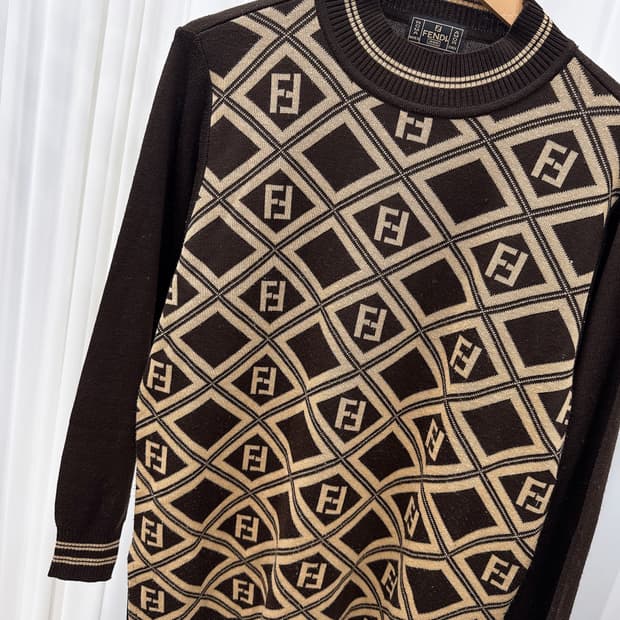 펜디 주카패턴 니트