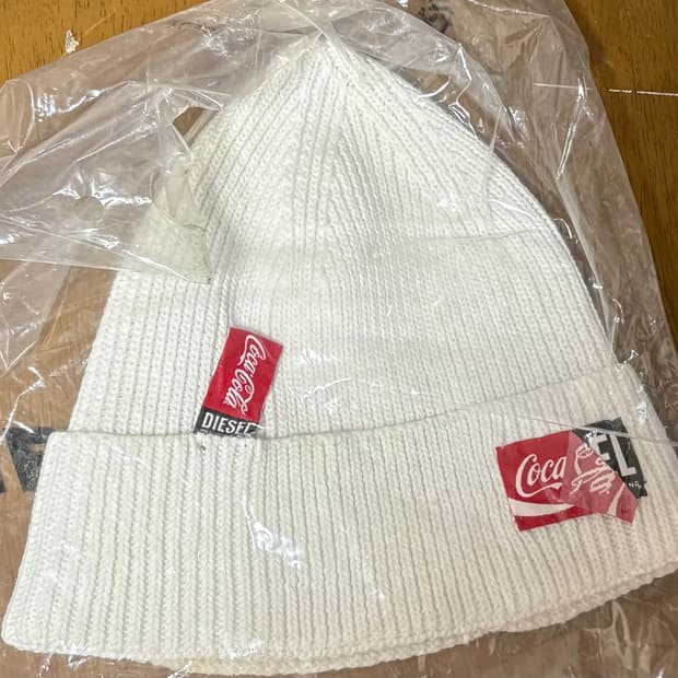 Diesel  코카콜라 콜라보 한정판 비니