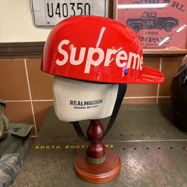 Supreme 로고 레드 반모 헬멧