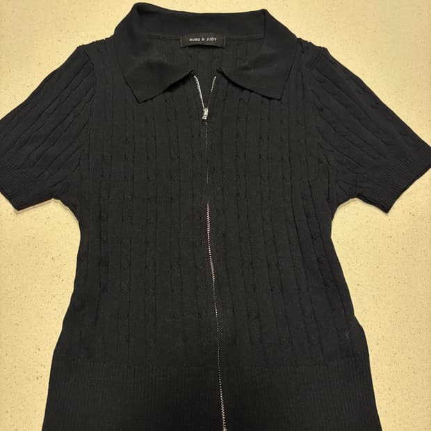 RURU N JUDY 블랙 집업 반팔 니트