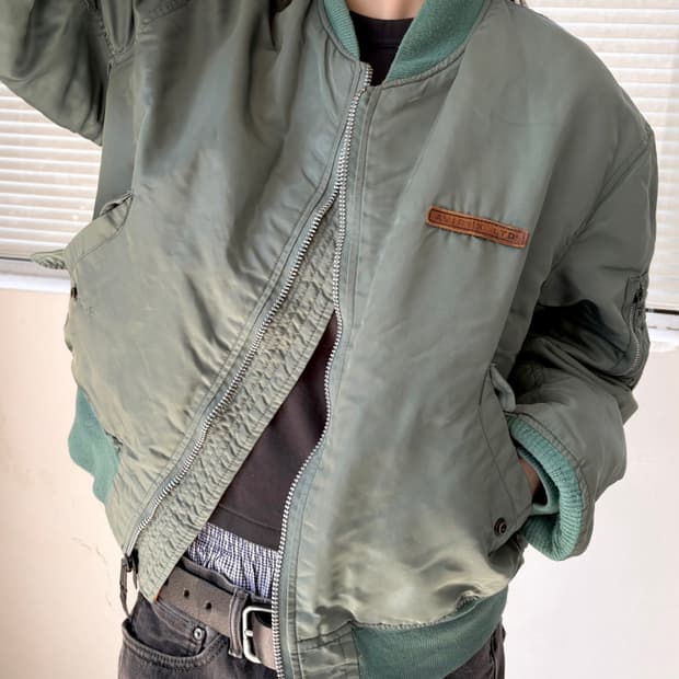 Avirex MA-1 플라이트 자켓 