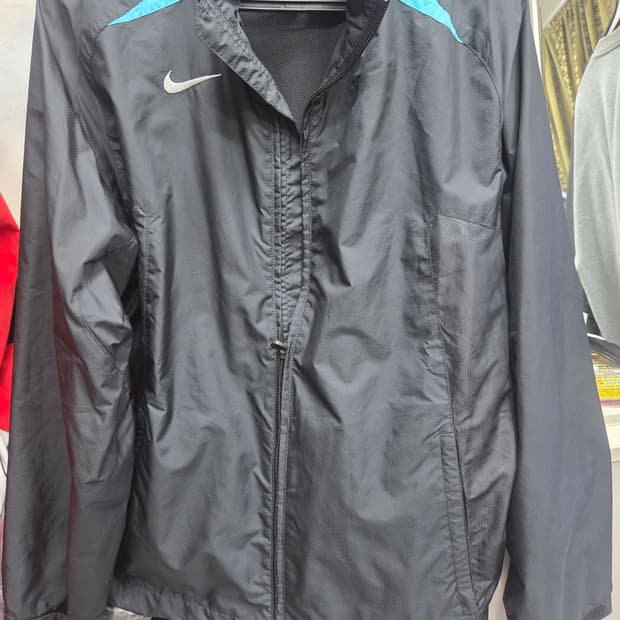 나이키   바람막이   