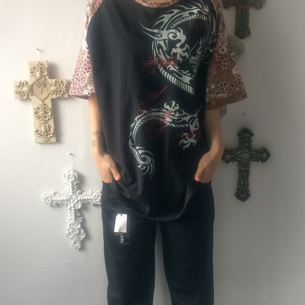 Oriental mood raglan t shirt