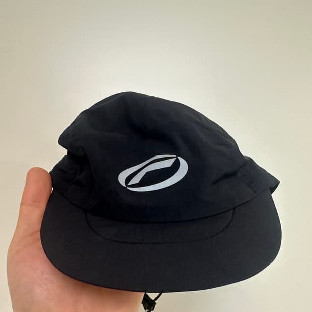 Optimistic runners 모자 판매 합니다.