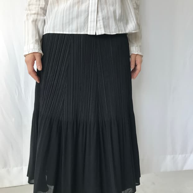 블랙 플리츠 스커트