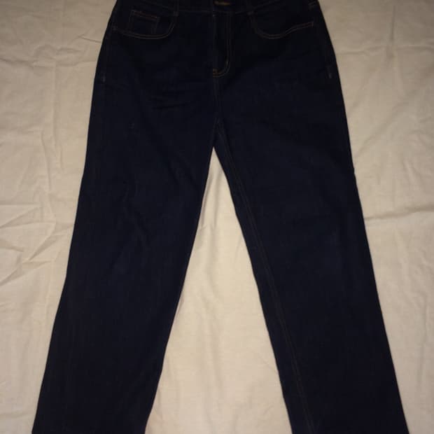 Low-rise indigo denim