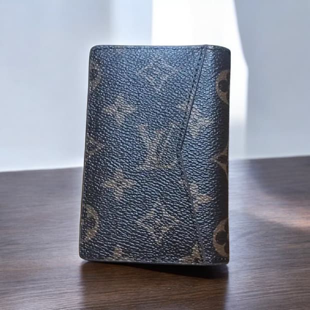 루이비통 정품 오거나이저 카드지갑 판매합니다.