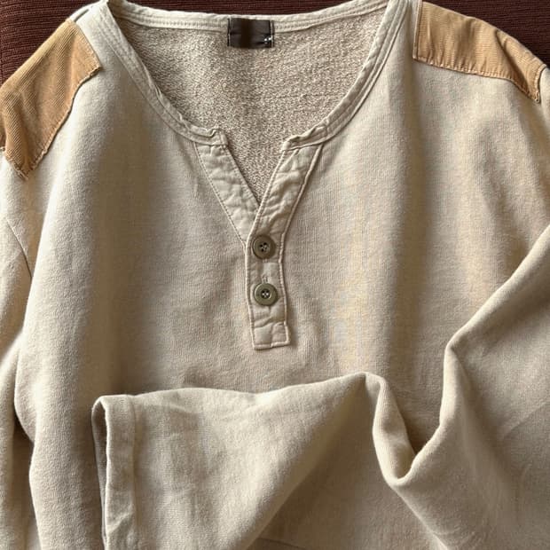 Natural fabric design neck L/S top