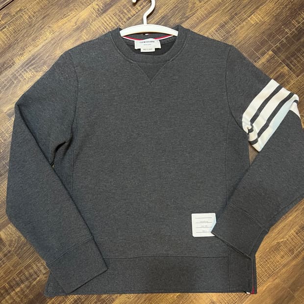 톰브라운 진그레이 맨투맨