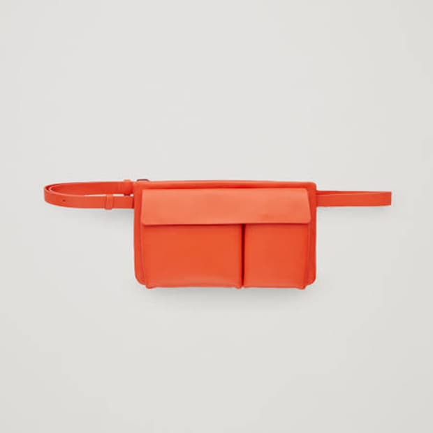 [COS] 코스 - 플랩 포켓 레더 벨트백 (새상품)