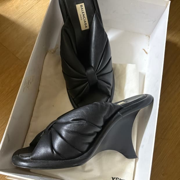 발렌시아가 샌들힐