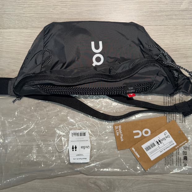 온러닝 웨이스트백 라이트블랙  새상품