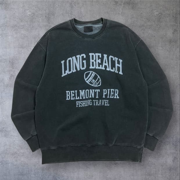 트래블 롱 비치 빅로고 차콜 피그먼트 맨투맨