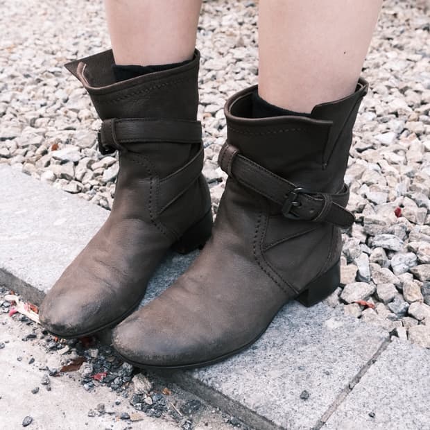 Prada 엔지니어드 부츠 35 1/2