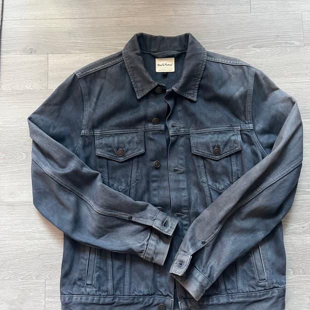 Deus ex machina jacket