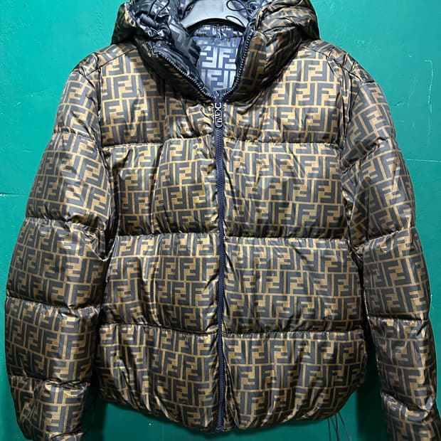 펜디 주카 리버시블 패딩 105