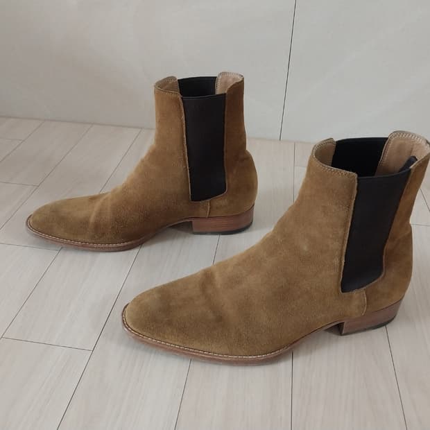 산드로 스웨이드 첼시 부츠 카멜